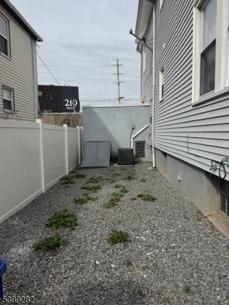 211 W Saint Georges Ave - Photo 7 of 13