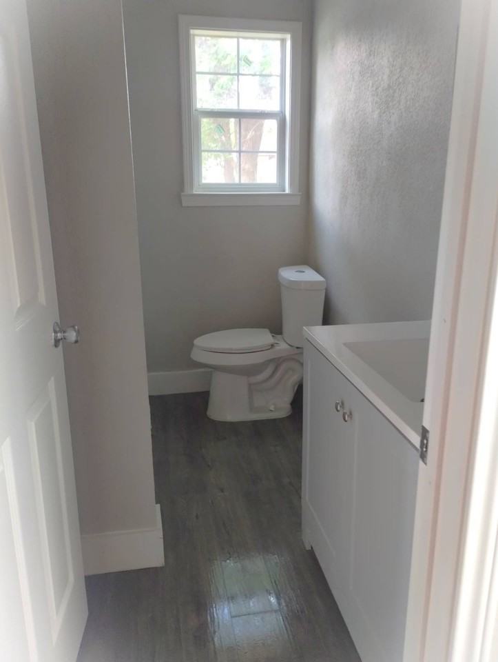 1407 1/2 Nw Columbia Ave - Photo 3 of 8