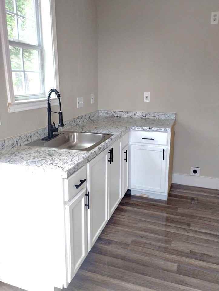 1407 1/2 Nw Columbia Ave - Photo 6 of 8