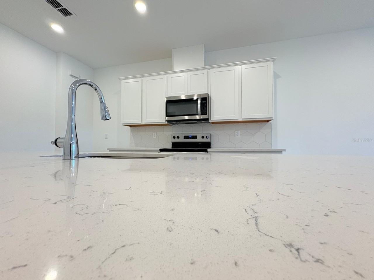 11224 Blue Bay Dr - Photo 5 of 15