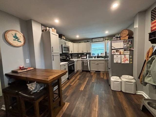 122 Saratoga Ave #1stFL - Photo 2 of 17