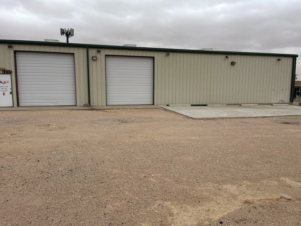 1905 East 7th Street - Photo 2 of 4