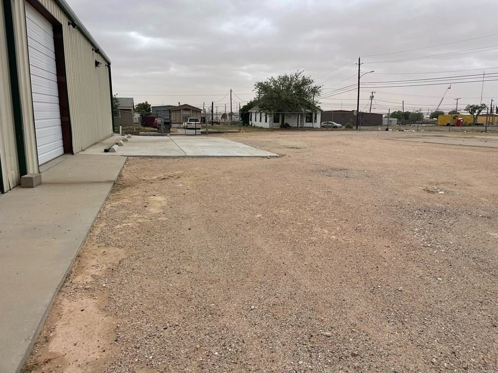 1905 East 7th Street - Photo 3 of 4