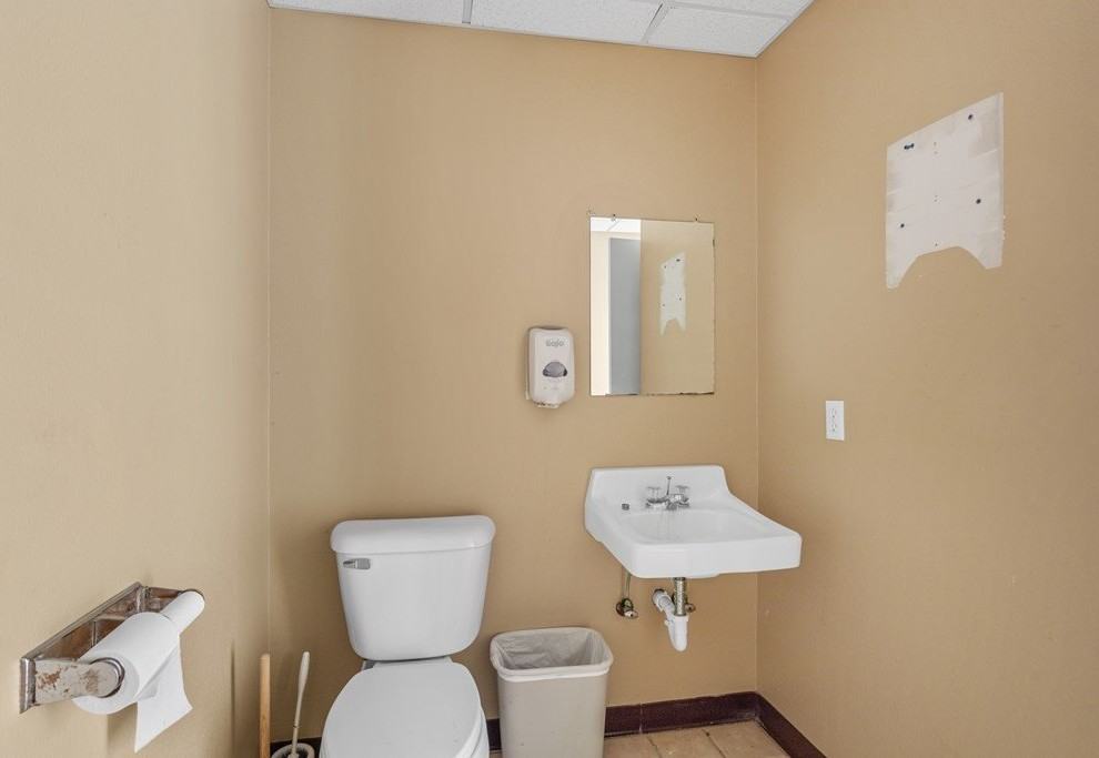 1102 S Grandview Ave - Photo 3 of 33