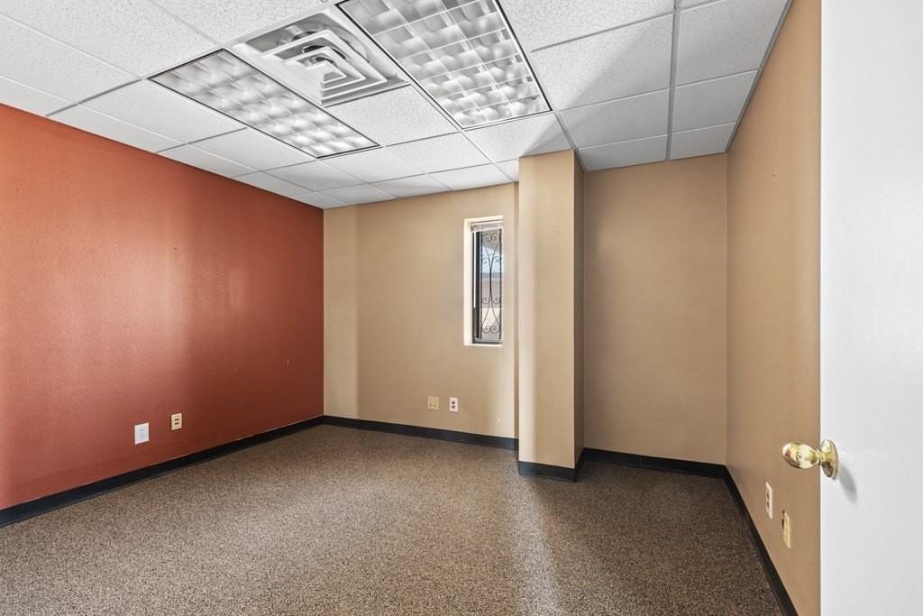 1102 S Grandview Ave - Photo 4 of 33