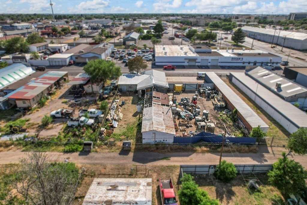 2114 N Jackson Ave - Photo 4 of 19