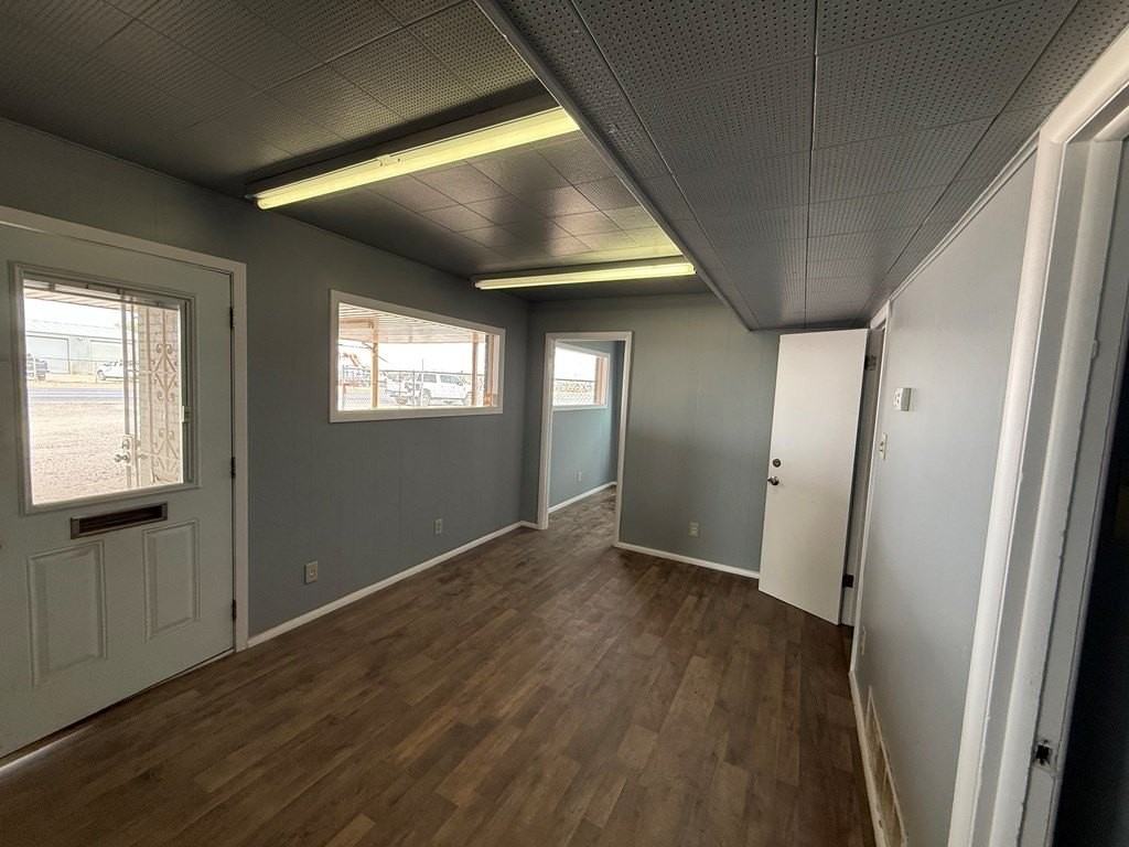 8320 N County Rd W - Photo 3 of 19