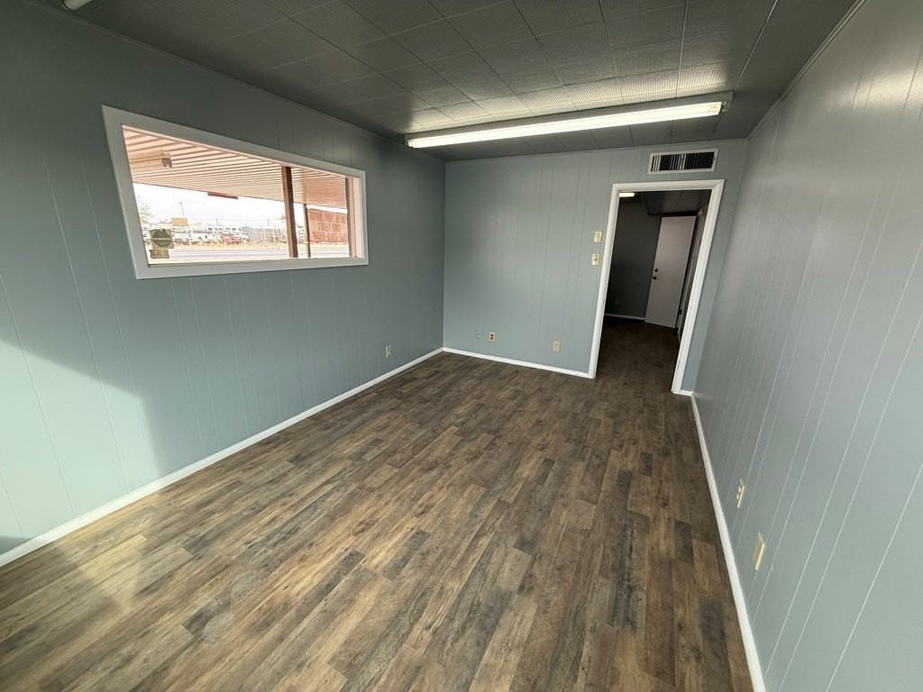 8320 N County Rd W - Photo 4 of 19