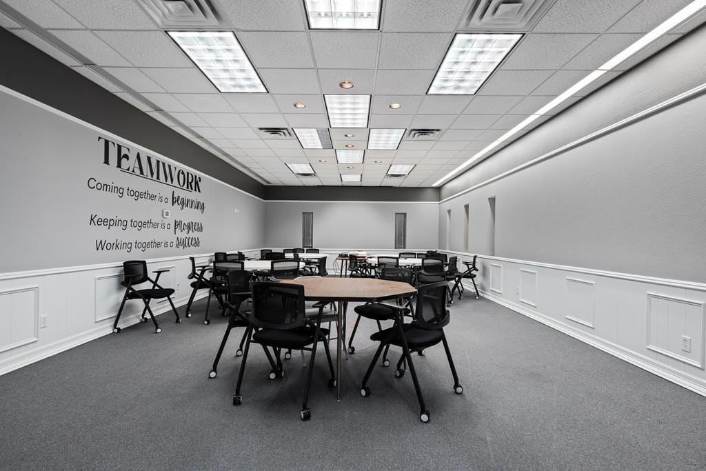 1128 S Grandview Ave - Photo 2 of 25