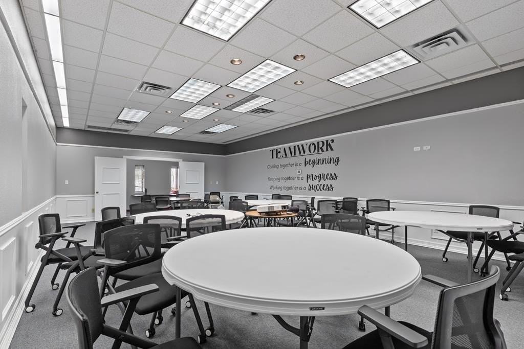 1128 S Grandview Ave - Photo 4 of 24