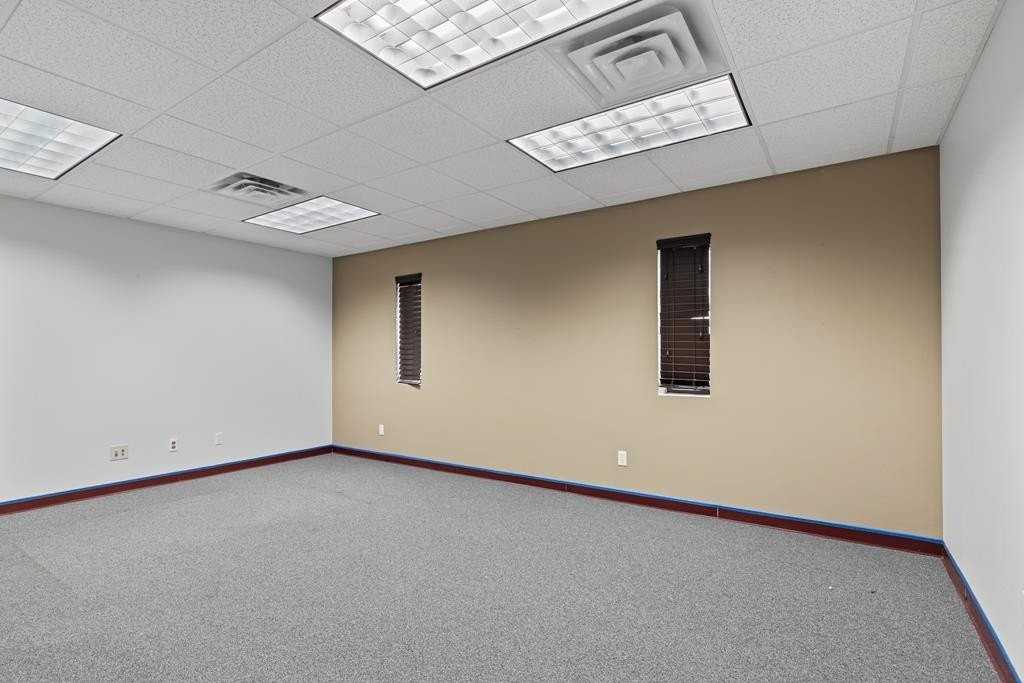 1128 S Grandview Ave - Photo 6 of 24