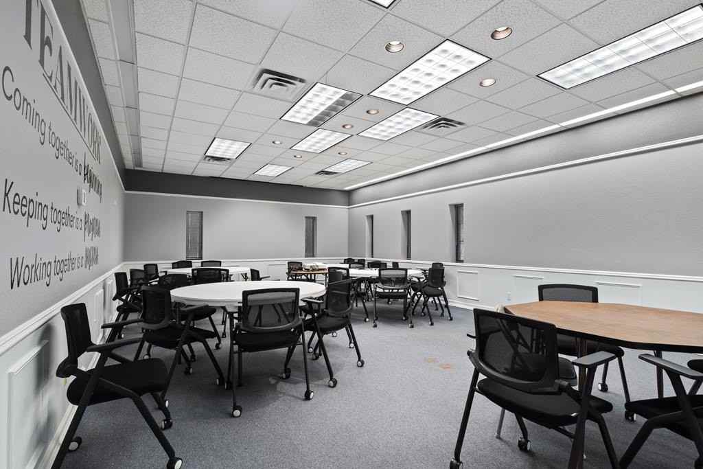 1128 S Grandview Ave - Photo 3 of 25