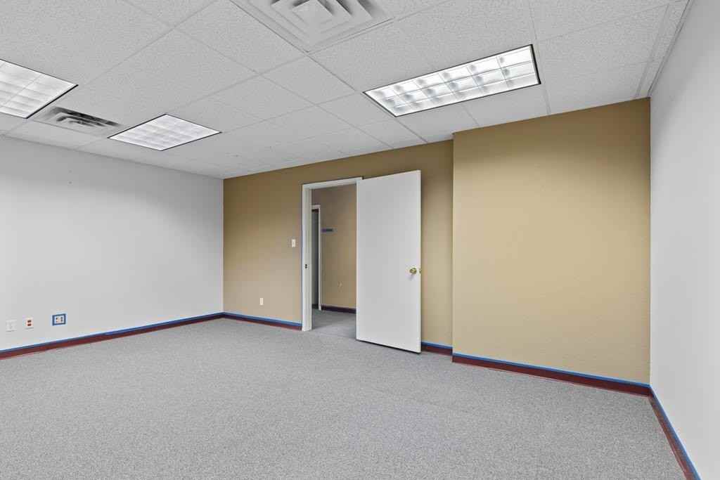 1128 S Grandview Ave - Photo 7 of 25