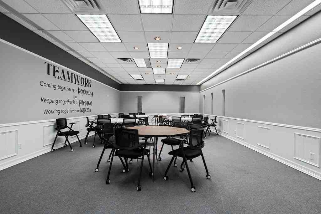 1128 S Grandview Ave - Photo 2 of 24