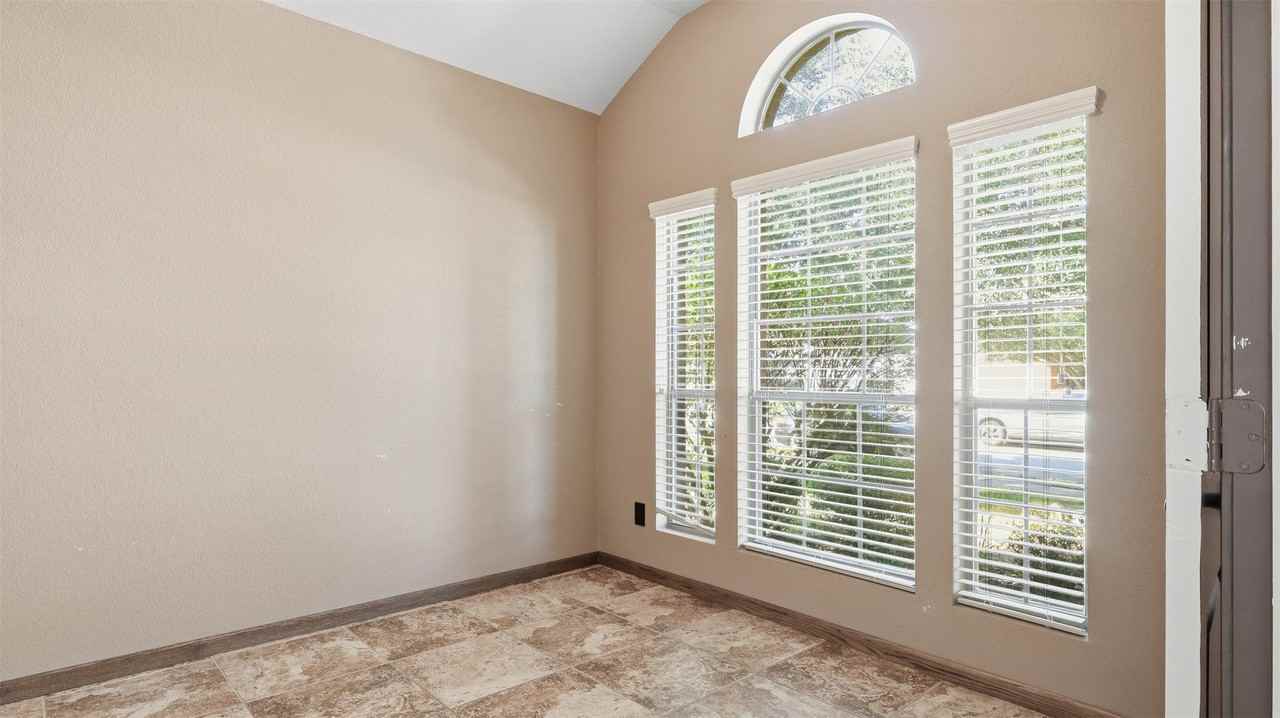 5514 Founain Arbor - Photo 3 of 31