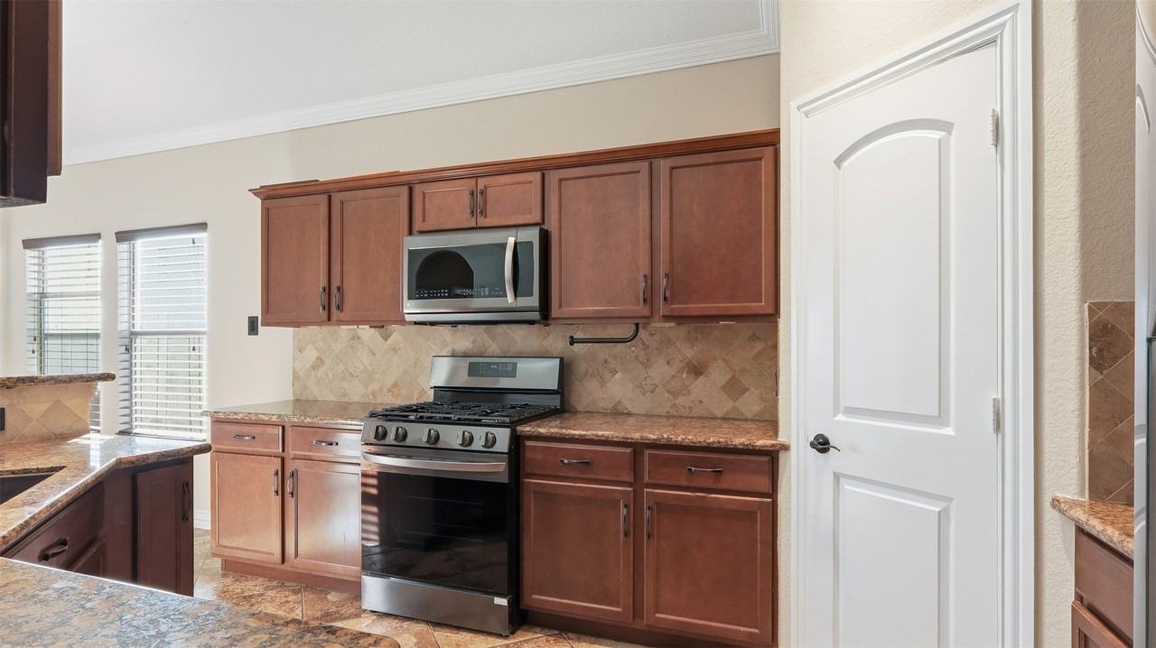 5514 Founain Arbor - Photo 4 of 31