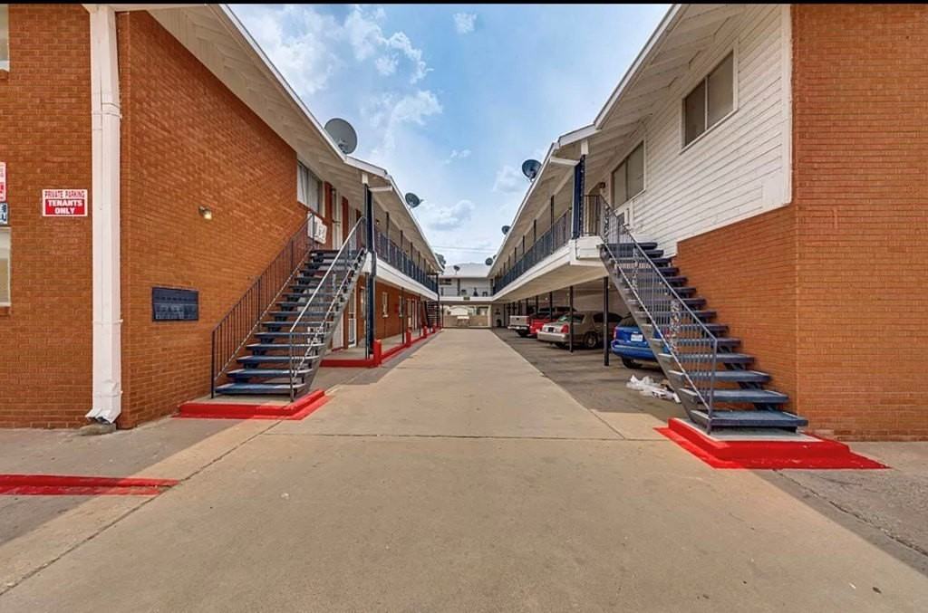 1101 West 19th Street #1 - Photo 3 of 3