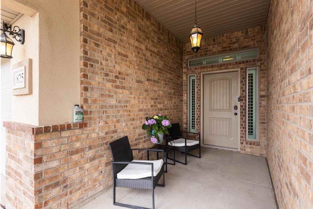 825 E 91st St - Photo 4 of 37