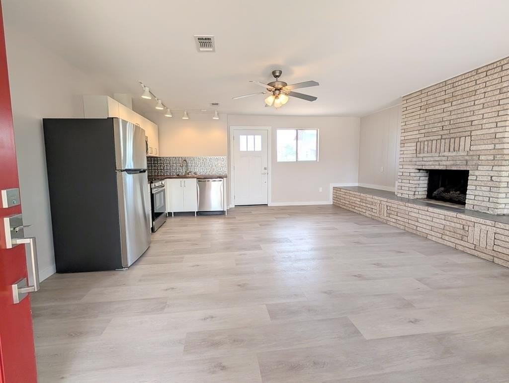 1108 W San Antonio St Unit B #B - Photo 2 of 19