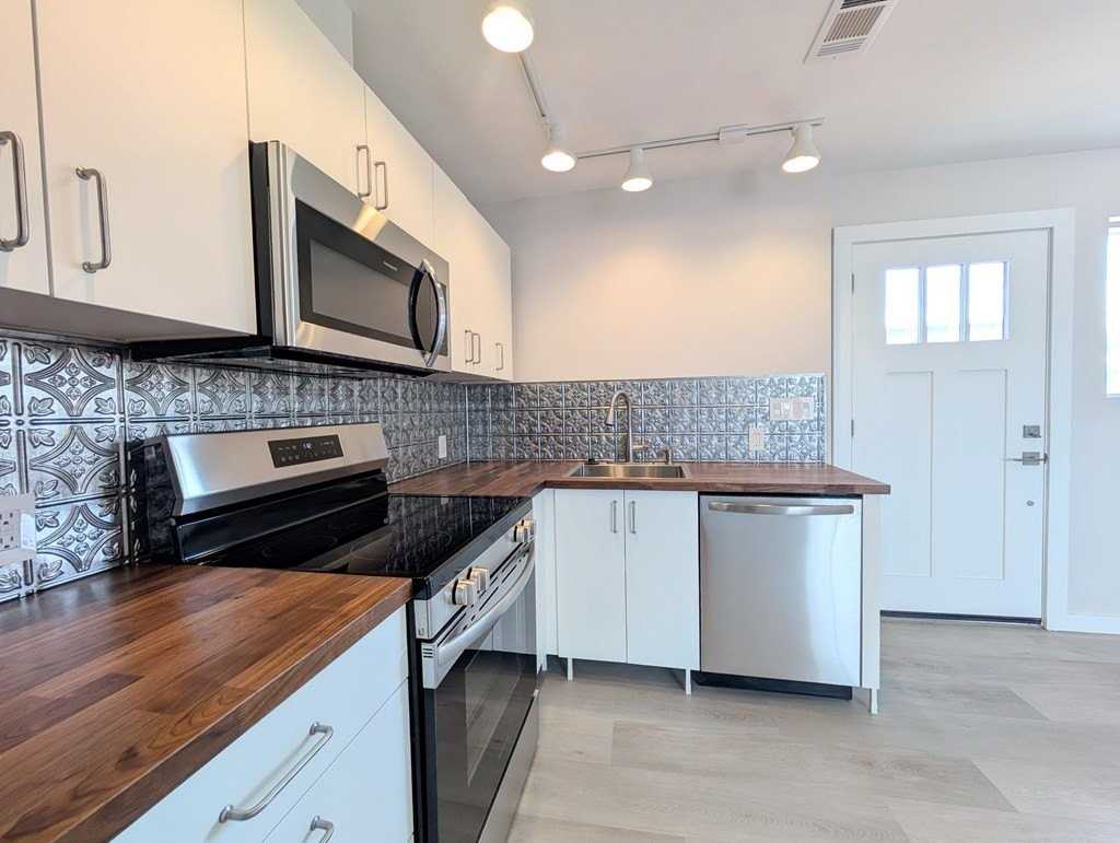 1108 W San Antonio St Unit B #B - Photo 4 of 19