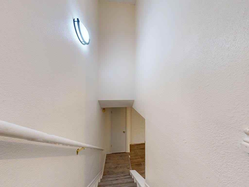 728 Southwest 7th Place - Photo 5 of 27