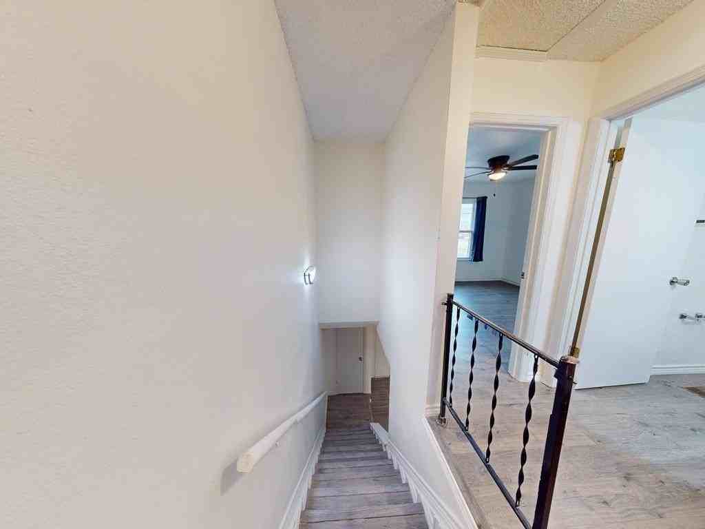 728 Southwest 7th Place - Photo 6 of 27