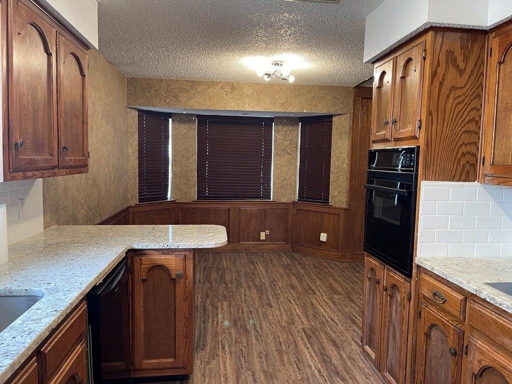 6539 Amber Drive - Photo 4 of 16