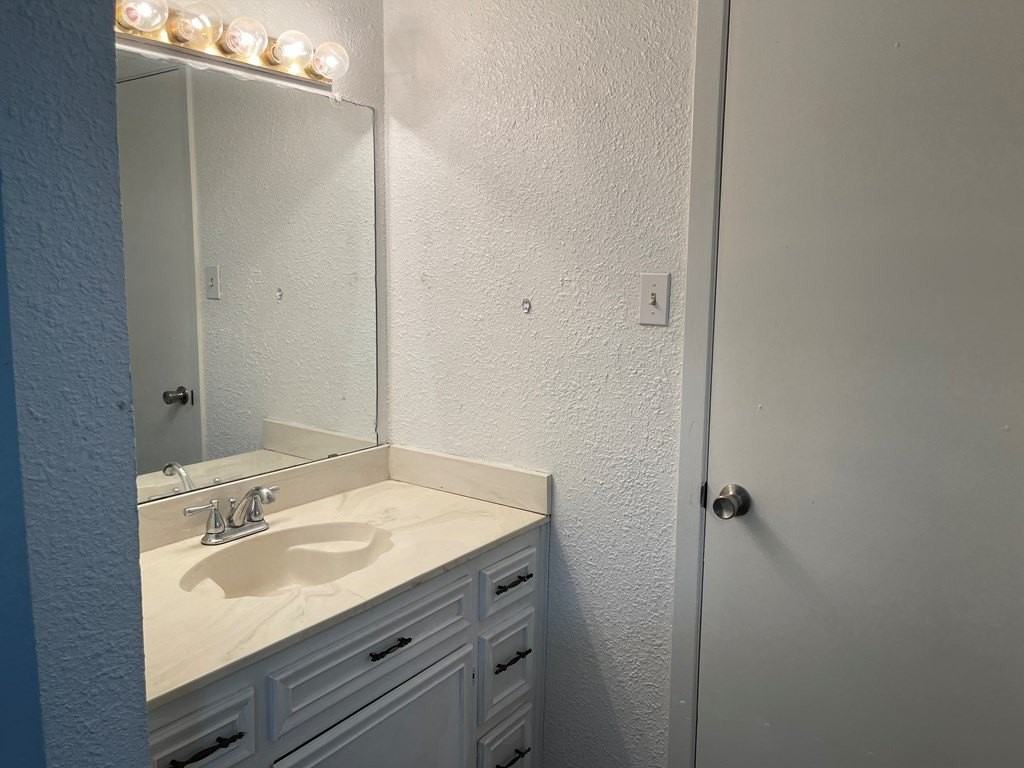 6539 Amber Drive - Photo 7 of 16