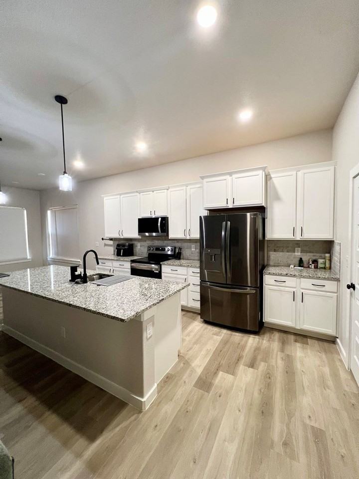 301 Panhandle Dr - Photo 5 of 13