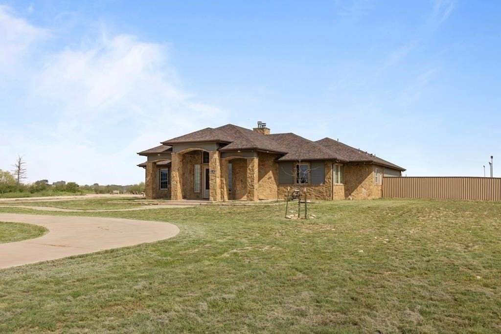 3701 Timberwolf Trl - Photo 2 of 41