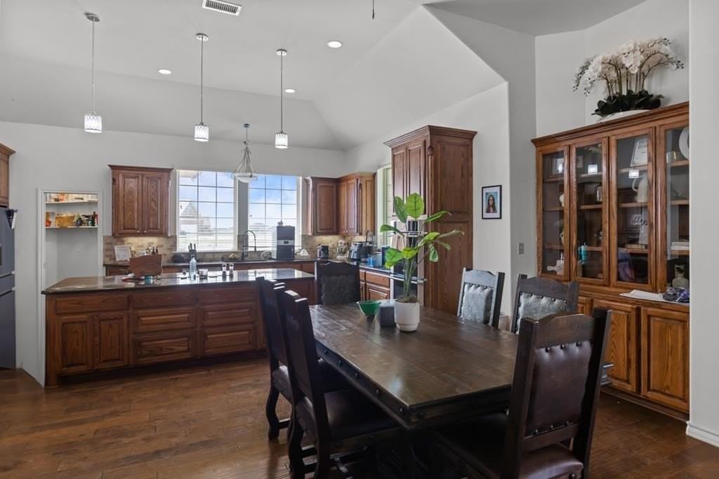 3701 Timberwolf Trl - Photo 7 of 41