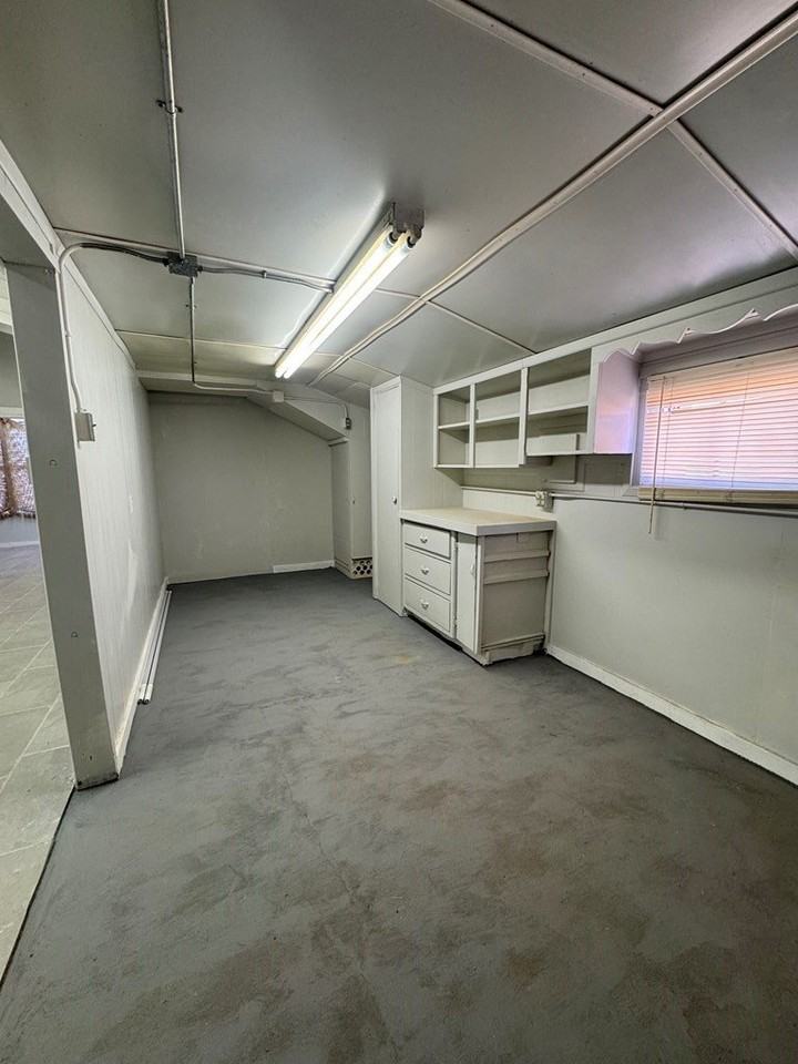 809 West University Boulevard - Photo 6 of 7