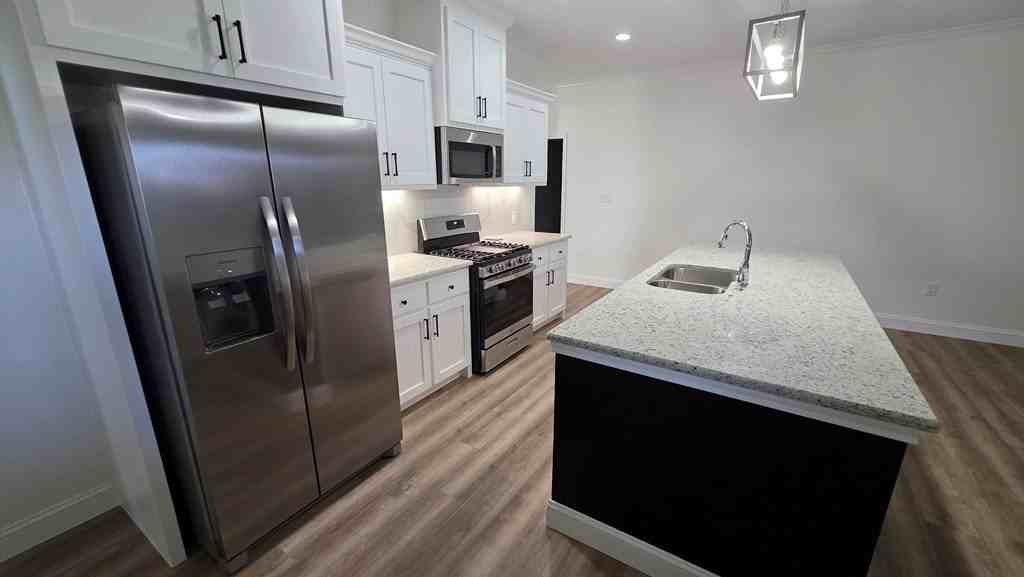 1004 Killdeer Court - Photo 7 of 29