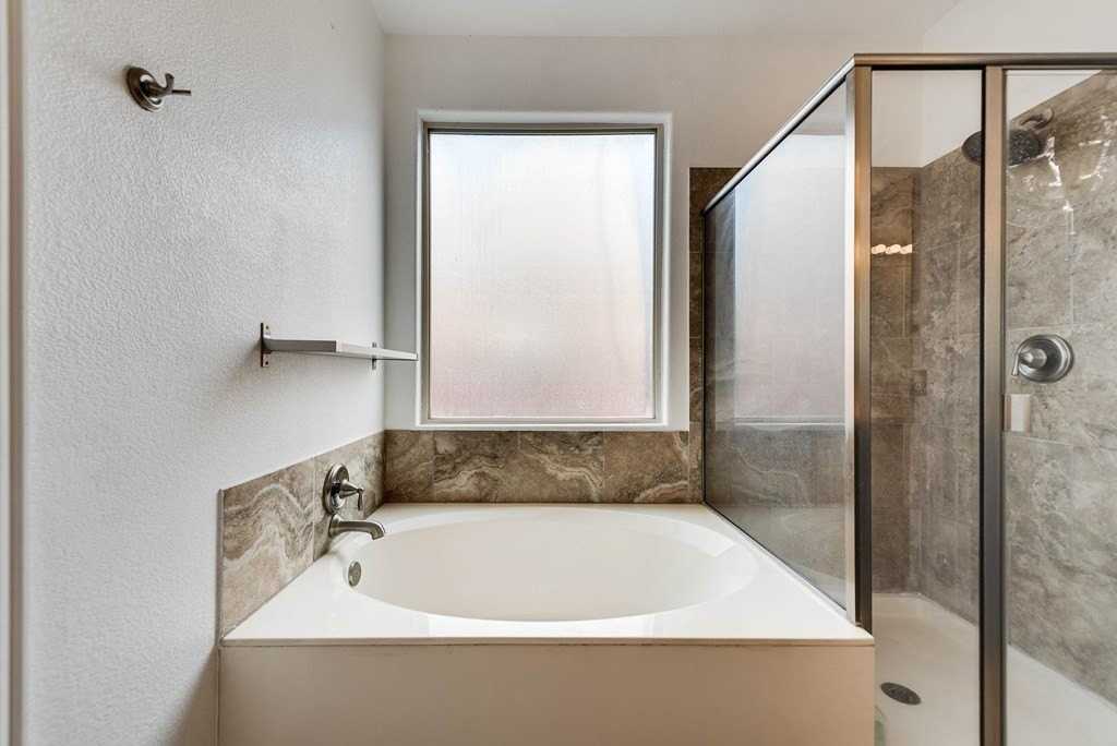 3904 Roma St - Photo 7 of 23