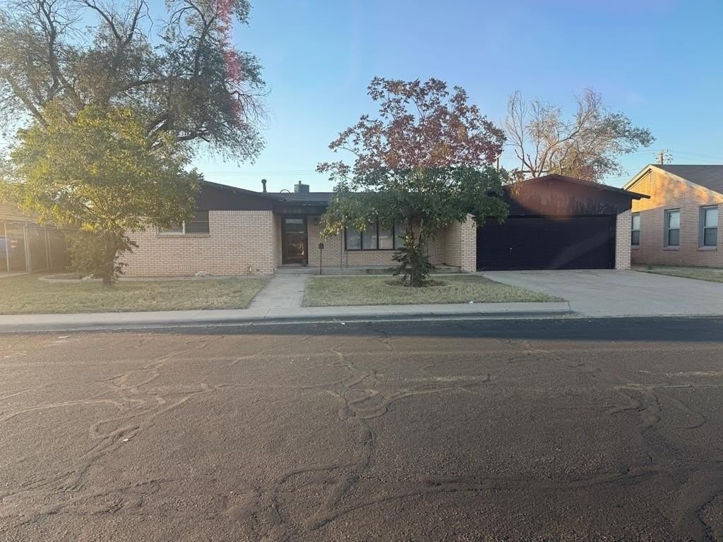 2218 East 11th Street