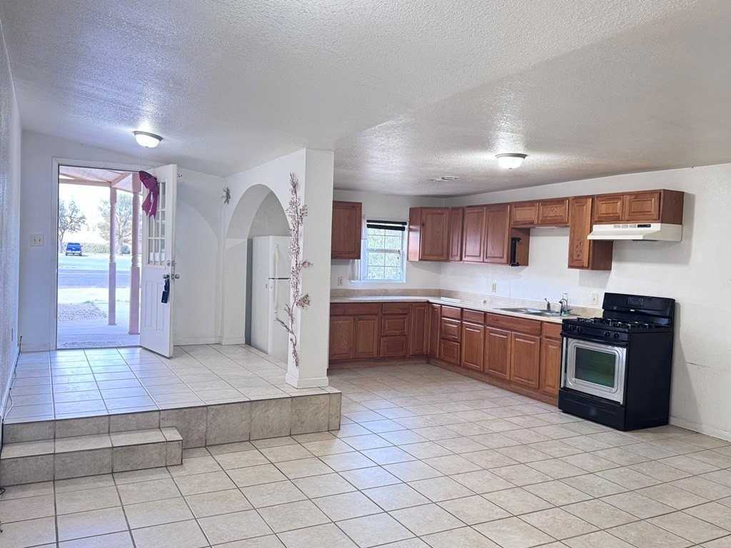 2017 West 10th Street #A - Photo 5 of 20