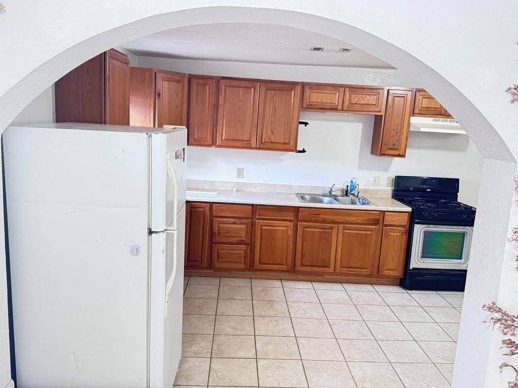 2017 West 10th Street #A - Photo 6 of 20