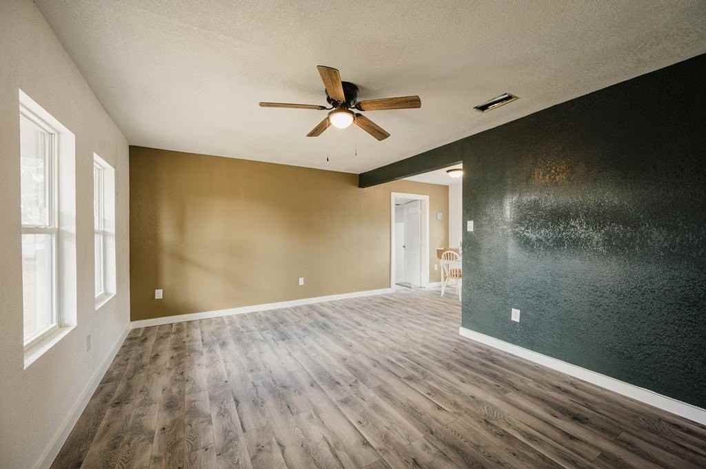 3106 Eisenhower Rd - Photo 5 of 16