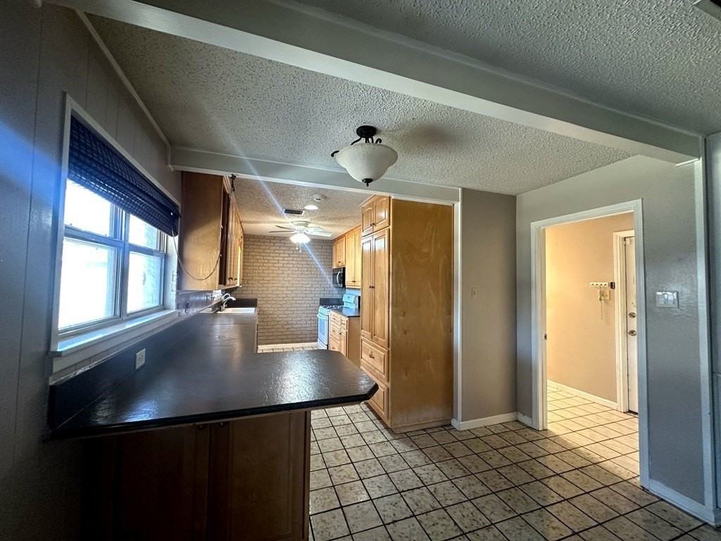 3009 Bonham Ave - Photo 5 of 26