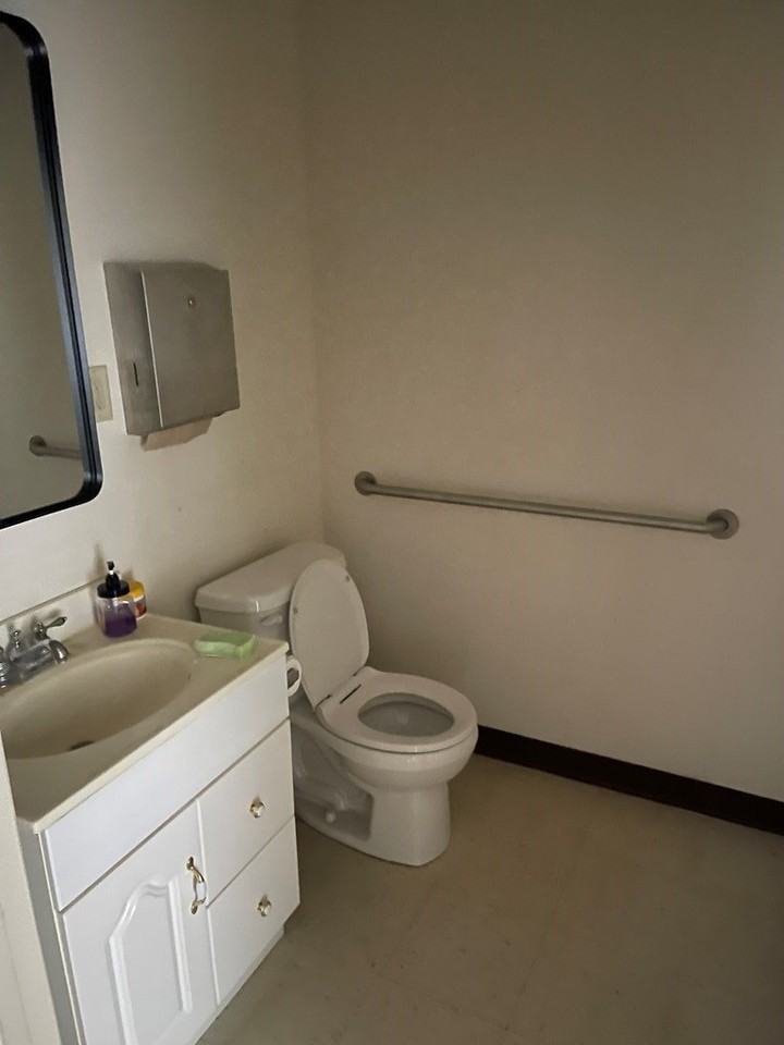 502 East Avenue E - Photo 3 of 4