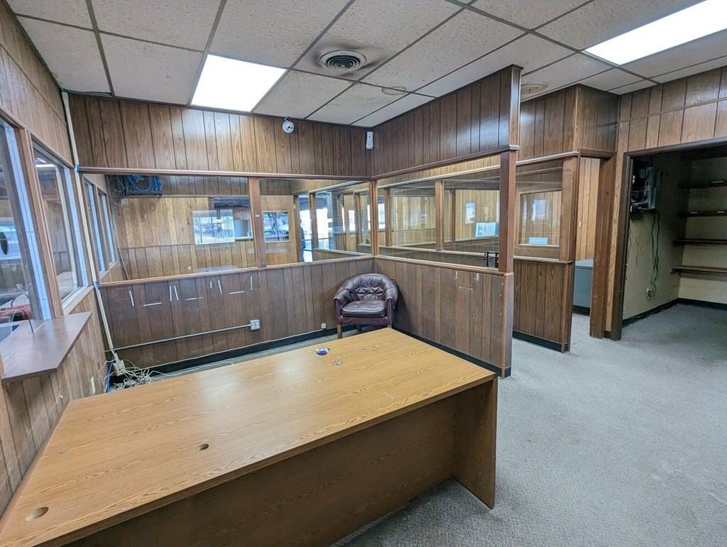 714 East 2nd Street - Photo 4 of 17