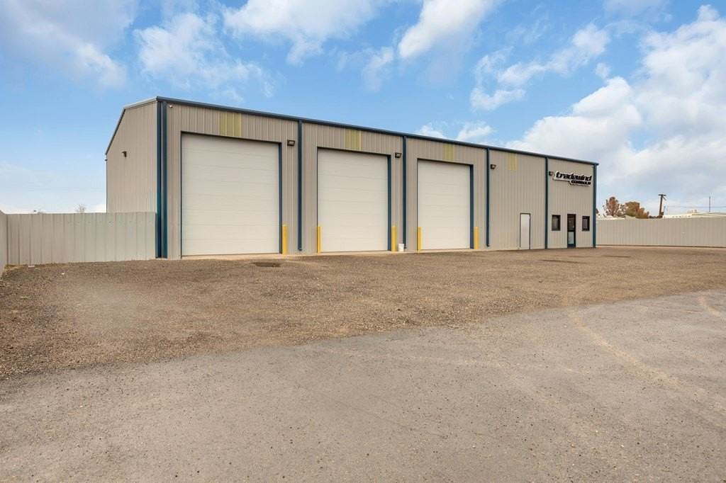 4424 W 8th St - Photo 2 of 27