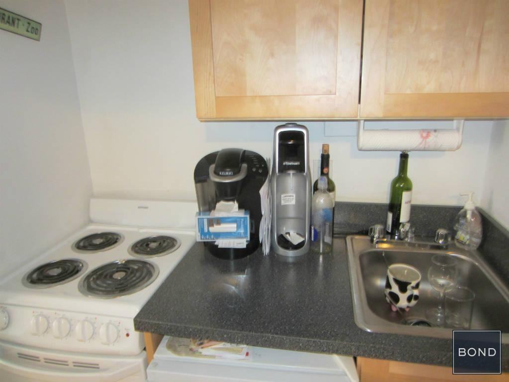 3rd Ave & E 77th St #ts