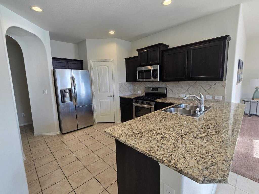 6911 Longfellow Ranch Rd - Photo 7 of 16