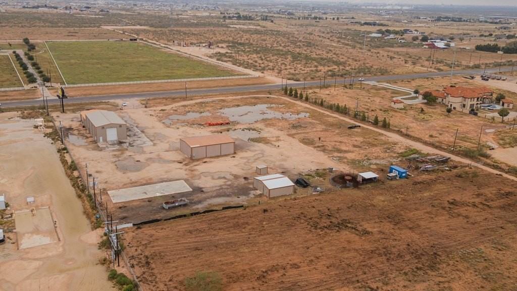 490 Southeast Loop 338 - Photo 3 of 23