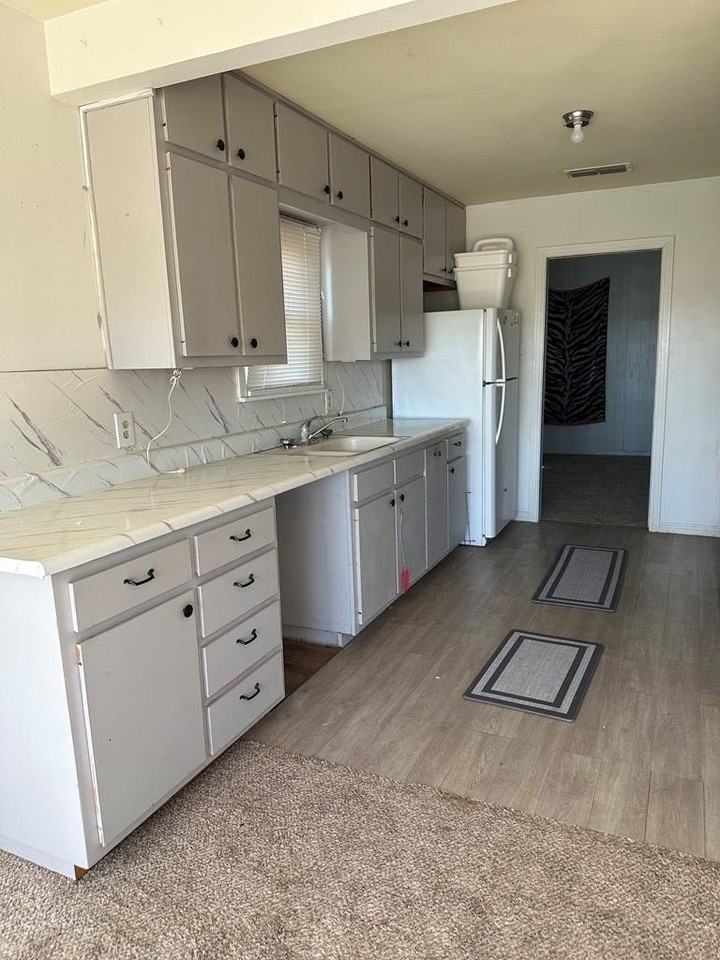 1600 Crenshaw Drive - Photo 5 of 10