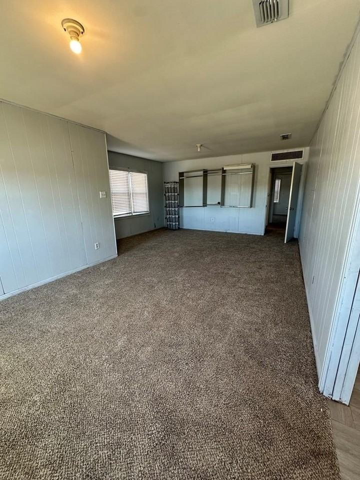 1600 Crenshaw Drive - Photo 7 of 10