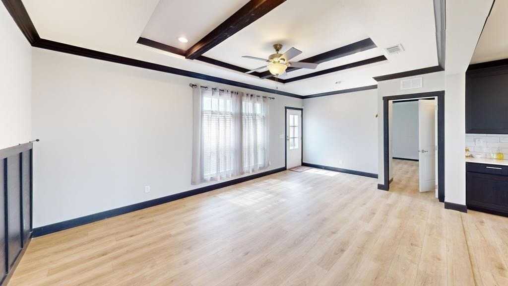 200 Avenue D - Photo 4 of 35