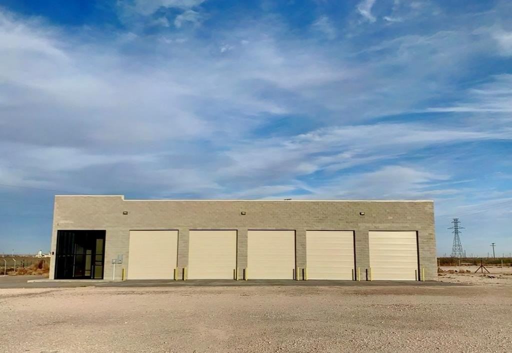 1881 South Redline Avenue - Photo 2 of 31