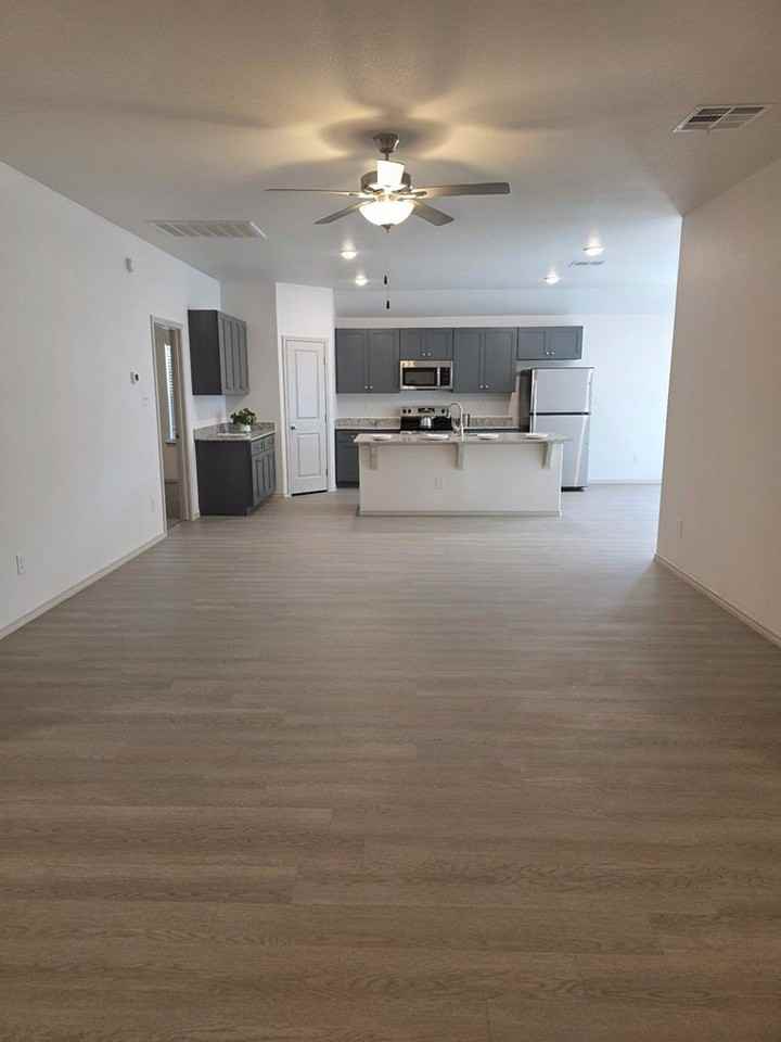 2516 S County Road 1103 - Photo 2 of 9